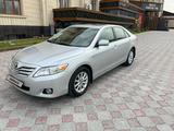 Toyota Camry 2010 года за 8 800 000 тг. в Шымкент