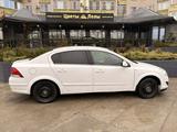 Opel Astra 2011 года за 2 000 000 тг. в Атырау – фото 4