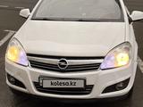 Opel Astra 2011 года за 2 000 000 тг. в Атырау – фото 2