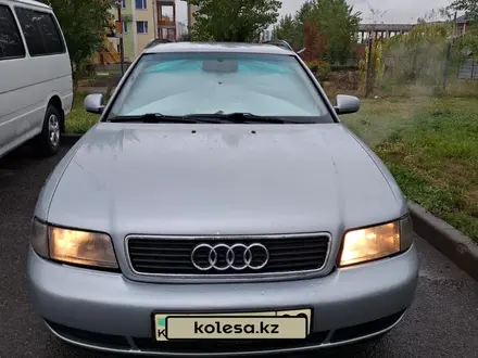 Audi A4 1997 года за 2 850 000 тг. в Алматы – фото 3