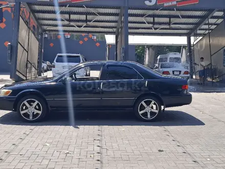 Toyota Camry 2001 года за 3 200 000 тг. в Алматы – фото 5