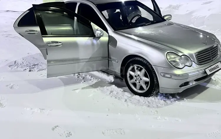 Mercedes-Benz C 240 2004 годаfor3 800 000 тг. в Астана