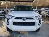 Toyota 4Runner 2018 года за 18 000 000 тг. в Астана – фото 2