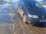 Volkswagen Sharan 1996 года за 2 400 000 тг. в Уральск – фото 2