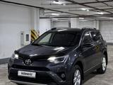 Toyota RAV4 2016 годаүшін10 400 000 тг. в Астана