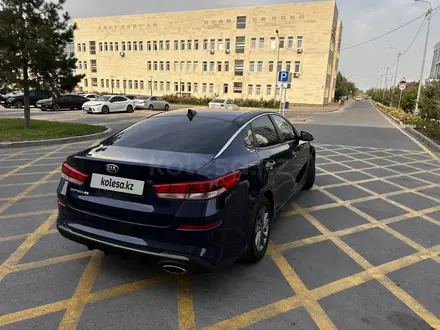 Kia Optima 2019 года за 9 000 000 тг. в Алматы – фото 11