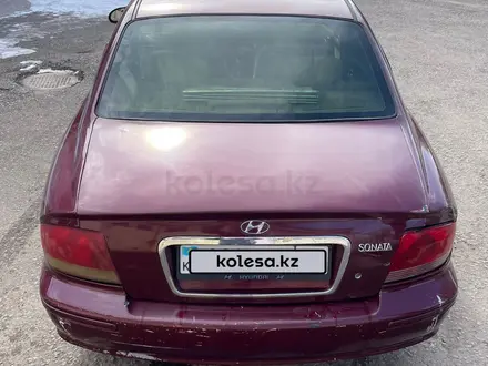 Hyundai Sonata 2003 года за 2 300 000 тг. в Талдыкорган – фото 2