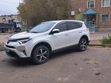 Toyota RAV4 2016 года за 11 500 000 тг. в Астана – фото 2