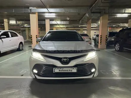 Toyota Camry 2021 года за 14 500 000 тг. в Астана – фото 2