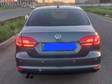 Volkswagen Jetta 2014 года за 5 600 000 тг. в Уральск – фото 2