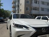 Lexus ES 250 2020 года за 19 500 000 тг. в Астана – фото 2