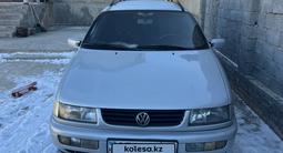 Volkswagen Passat 1994 годаfor2 300 000 тг. в Шымкент