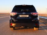 Toyota Highlander 2015 года за 12 500 000 тг. в Актау – фото 4