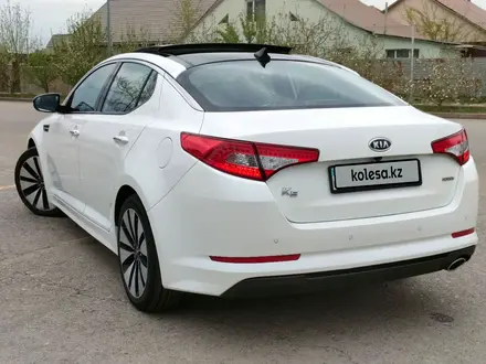 Kia K5 2012 года за 8 000 000 тг. в Алматы – фото 6