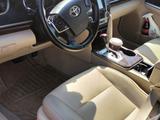 Toyota Camry 2014 года за 6 200 000 тг. в Уральск – фото 3