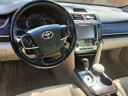 Toyota Camry 2014 года за 6 200 000 тг. в Уральск – фото 4