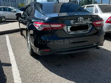 Toyota Camry 2018 года за 13 000 000 тг. в Астана – фото 5