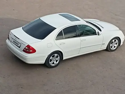 Mercedes-Benz E 200 2003 года за 5 200 000 тг. в Караганда – фото 12