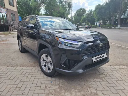 Toyota RAV4 2023 года за 16 800 000 тг. в Уральск