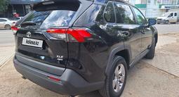 Toyota RAV4 2023 годаүшін16 800 000 тг. в Уральск – фото 3
