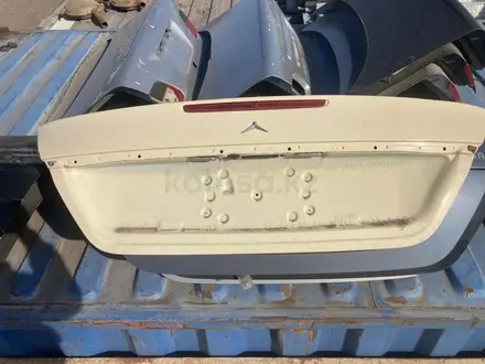 Крышка багажника Мерседес W211/Mercedes W211 за 30 000 тг. в Караганда