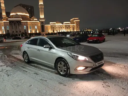 Hyundai Sonata 2015 года за 6 600 000 тг. в Астана – фото 2