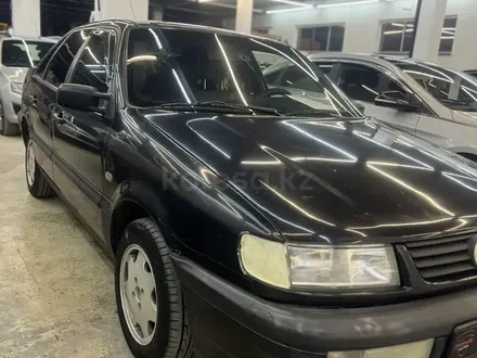 Volkswagen Passat 1994 года за 1 500 000 тг. в Караганда – фото 3
