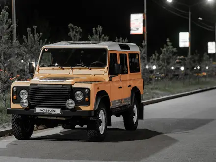 Land Rover Defender 2001 года за 9 000 000 тг. в Алматы – фото 4