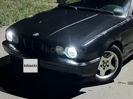 BMW 525 1993 года за 1 200 000 тг. в Алматы – фото 2