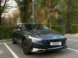 Hyundai Elantra 2022 года за 11 250 000 тг. в Алматы