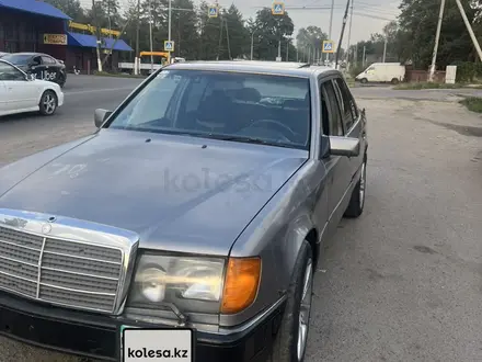 Mercedes-Benz E 260 1990 года за 1 150 000 тг. в Алматы