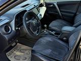 Toyota RAV4 2016 года за 9 000 000 тг. в Уральск – фото 5