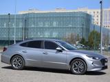 Hyundai Sonata 2021 года за 11 100 000 тг. в Астана – фото 2