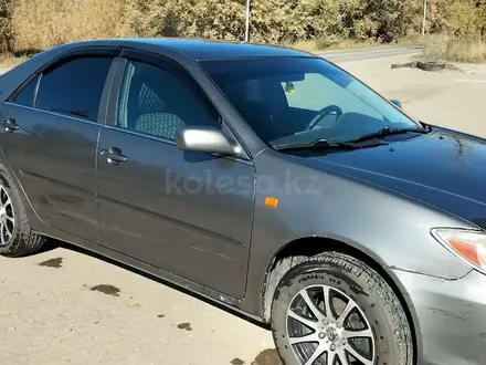 Toyota Camry 2002 года за 4 000 000 тг. в Риддер – фото 2