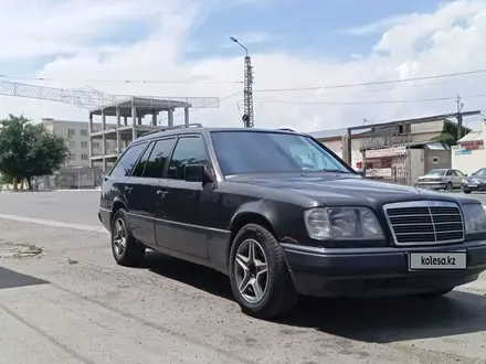 Mercedes-Benz E 220 1994 года за 2 300 000 тг. в Тараз – фото 2