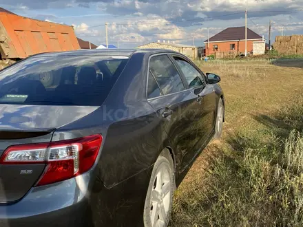 Toyota Camry 2013 года за 5 800 000 тг. в Актобе – фото 3