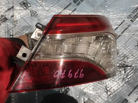 Задний правый фонарь в крыло Оригинал Тойота Камри 70 Диодный за 140 000 тг. в Павлодар – фото 2