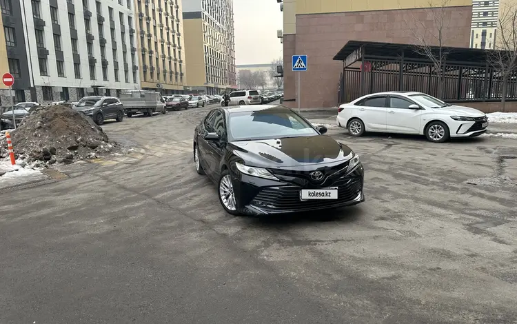 Toyota Camry 2018 годаfor14 000 000 тг. в Алматы