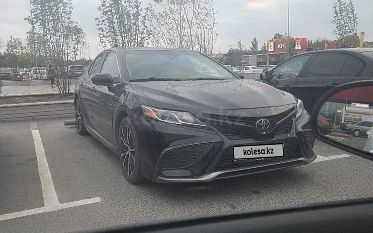 Toyota Camry 2018 года за 9 000 000 тг. в Астана