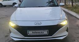 Hyundai Elantra 2021 года за 7 700 000 тг. в Астана – фото 2