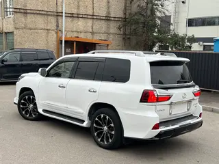 Lexus LX 570