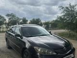 Toyota Camry 2002 годаүшін4 800 000 тг. в Актобе – фото 2