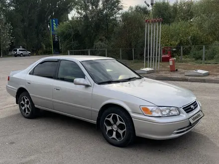 Toyota Camry 2000 года за 3 650 000 тг. в Алматы – фото 3