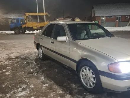 Mercedes-Benz C 200 1993 года за 1 400 000 тг. в Астана – фото 6