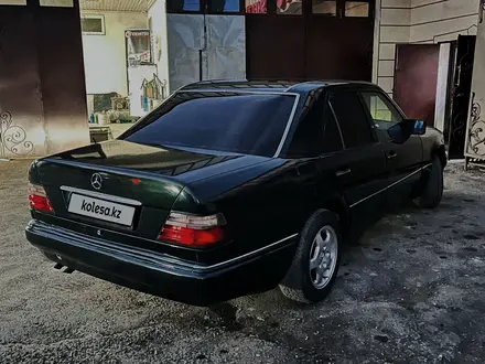 Mercedes-Benz E 200 1994 года за 1 700 000 тг. в Кызылорда – фото 2