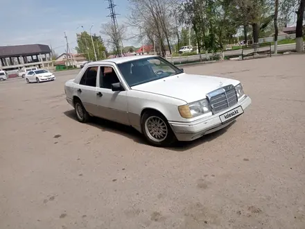 Mercedes-Benz E 230 1990 года за 950 000 тг. в Алматы