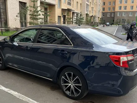 Toyota Camry 2014 года за 5 500 000 тг. в Астана – фото 2