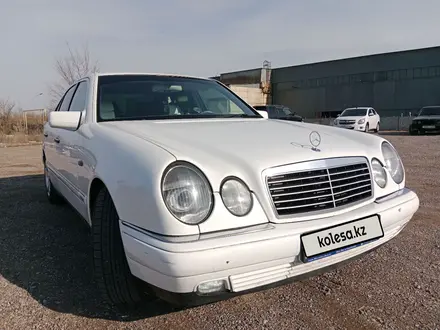 Mercedes-Benz E 230 1996 года за 2 800 000 тг. в Алматы – фото 3