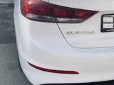 Hyundai Elantra 2018 года за 8 000 000 тг. в Актобе – фото 4