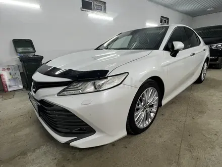 Toyota Camry 2019 года за 13 500 000 тг. в Атырау – фото 27